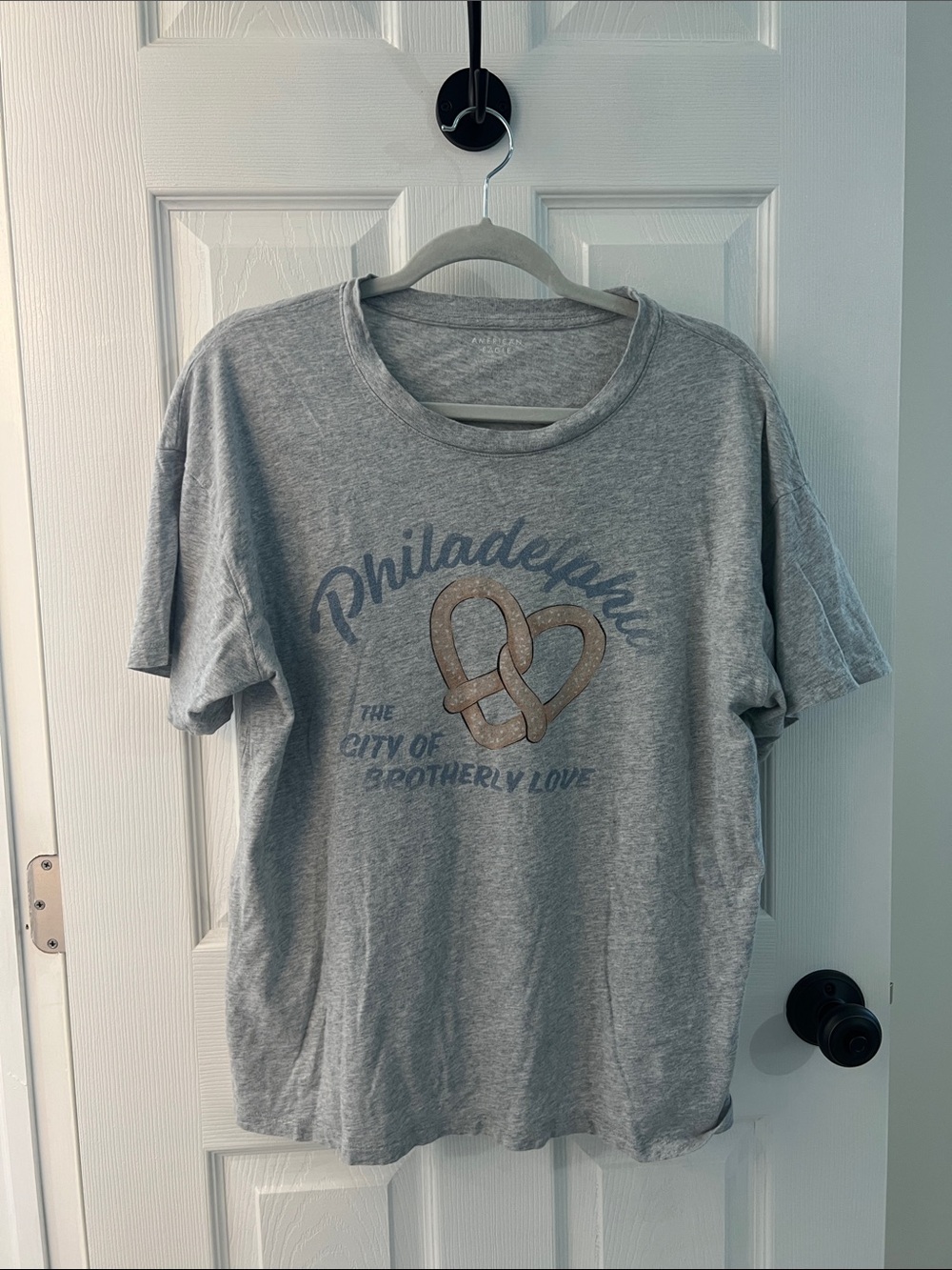 American Eagle Outfitters Gray Philadelphia Pretzel Graphic Tee